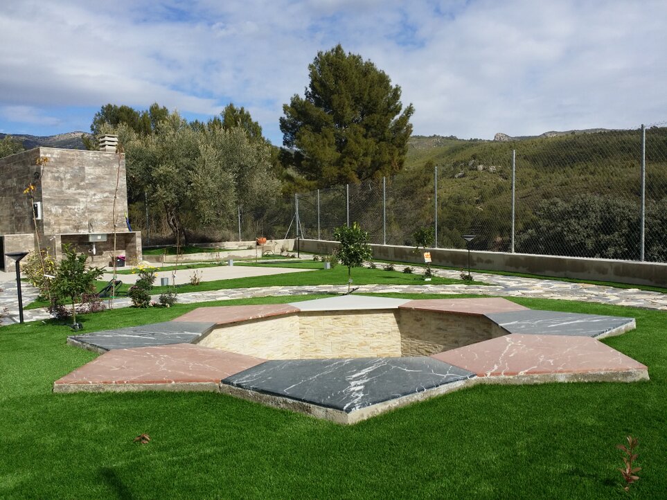 Fuente AHORA by Ernesto Oñate Fuente AHORA by Ernesto Oñate