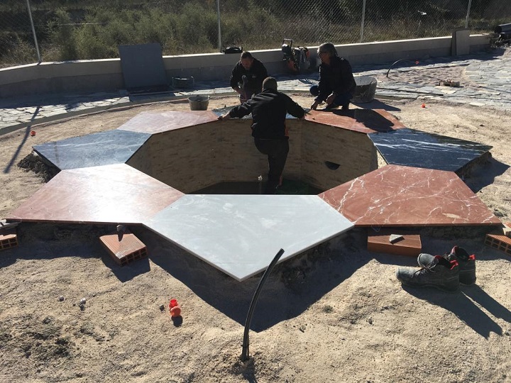 Fuente AHORA by Ernesto Oñate Fuente AHORA by Ernesto Oñate