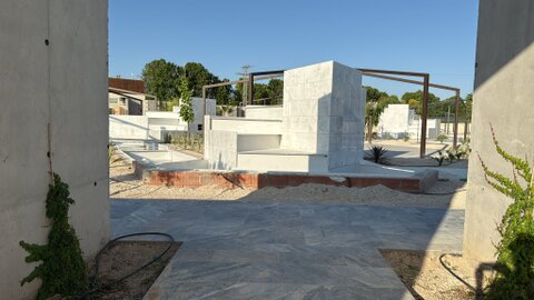 Jardín DESCUBRIENDO ESTAR AQUÍ- Ernesto Oñate